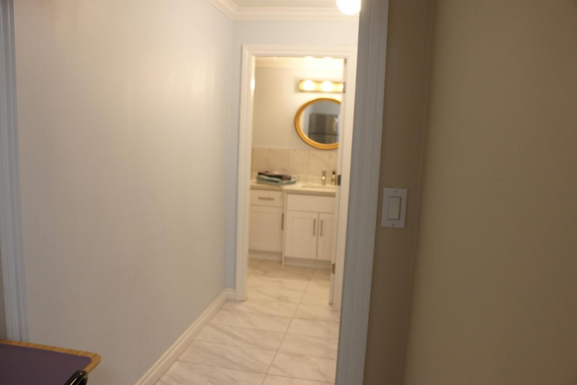 Private Suite With Private Entrance King Bed Richmond Esterno foto