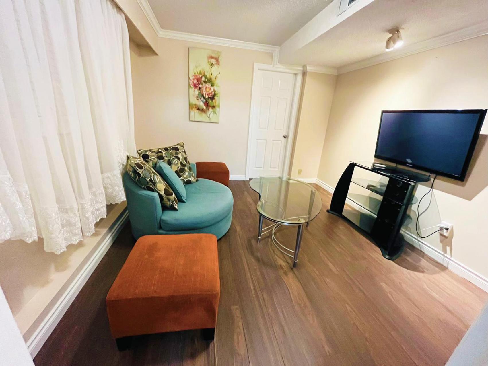 Private Suite With Private Entrance King Bed Richmond Esterno foto